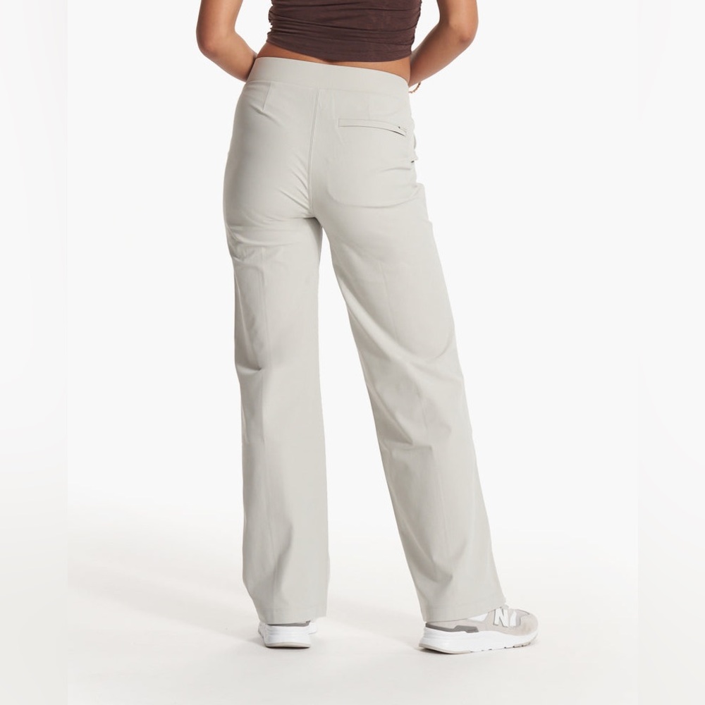 NWT Vuori Womens Meta Wideleg VersaLife™ Pant in Vapor - Picture 5 of 9
